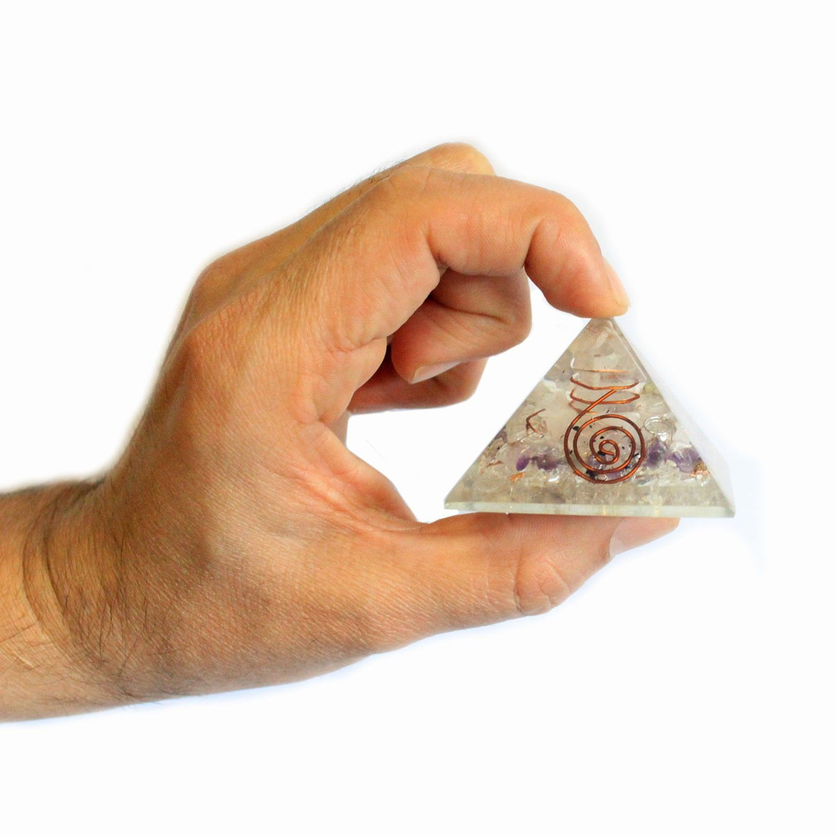 Średnia piramida orgonitowa (55 mm) z drobnymi kamieniami i miedzią
