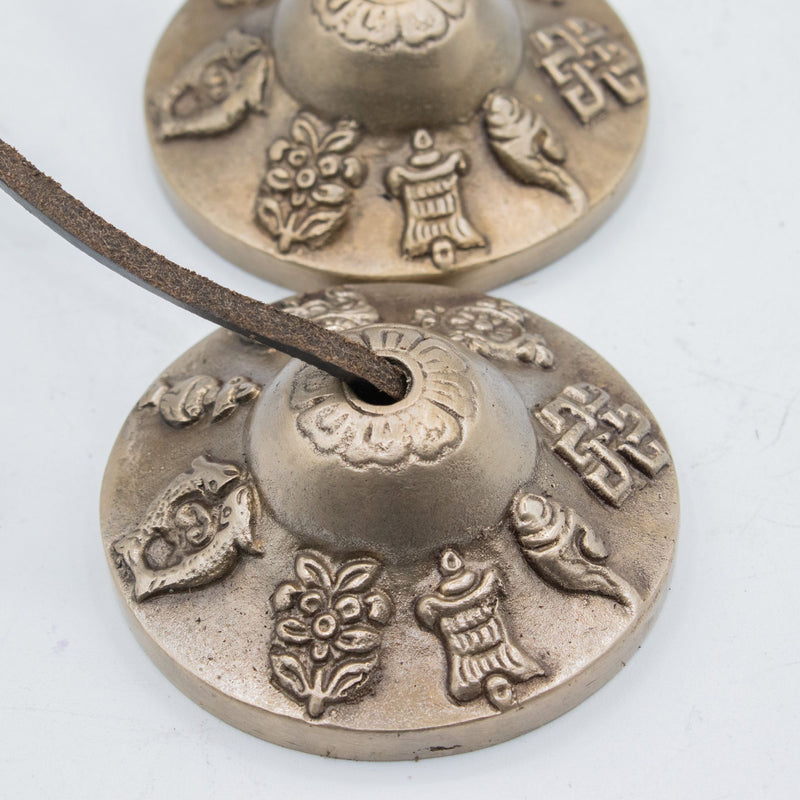Wysokiej jakości tybetańskie talerzyki Tingsha z mosiądzu – symbole pomyślności – ok. 6 cm (155 g)